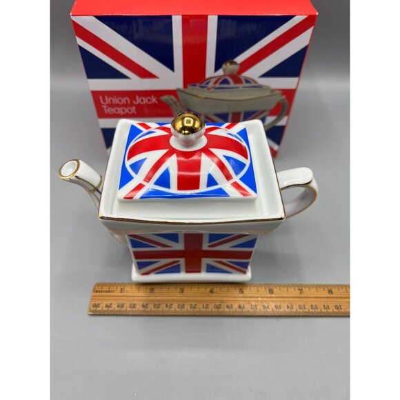 Union Jack Ceramic Teapot With Gold Accents & Original Box Holds 2 Cups - Picture 4 of 14